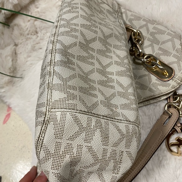 Michael Kors bag - Picture 5 of 8